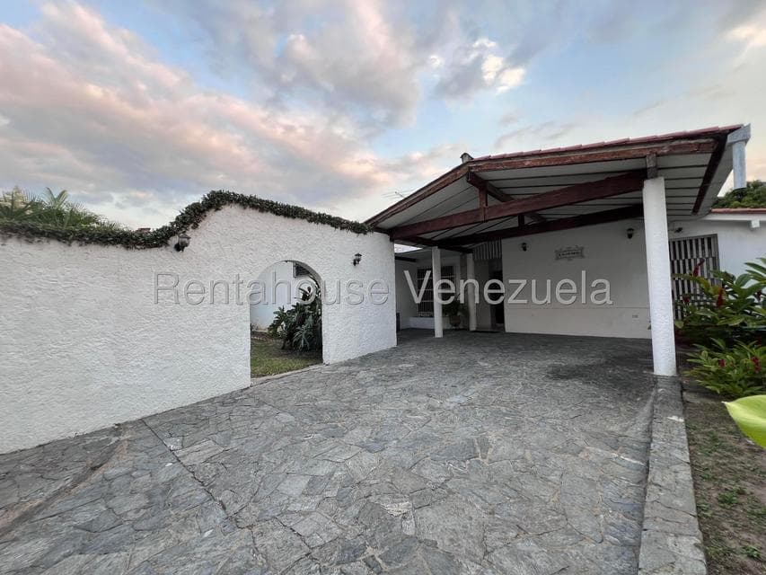One-Story House for Sale in Bolivar Sur, Aragua