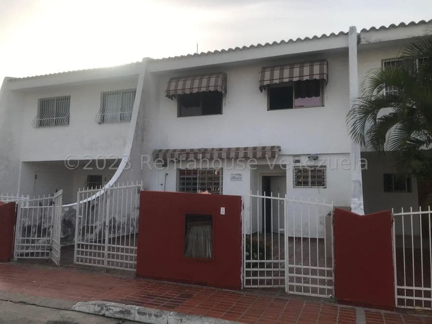 Townhouse (Duplex) for Sale in Playa Moreno, Nueva Esparta