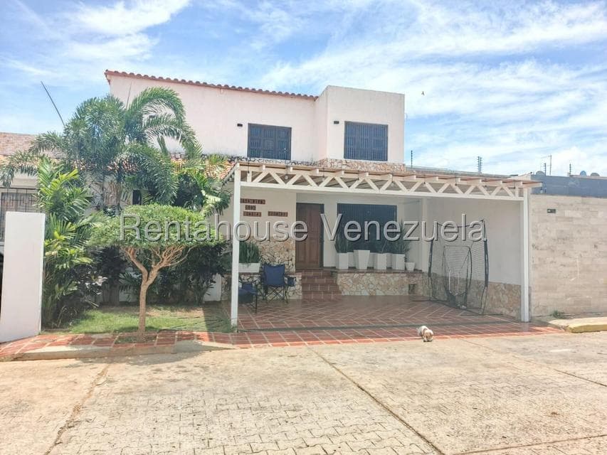 Single-Story Home for Sale in La Picola, Zulia