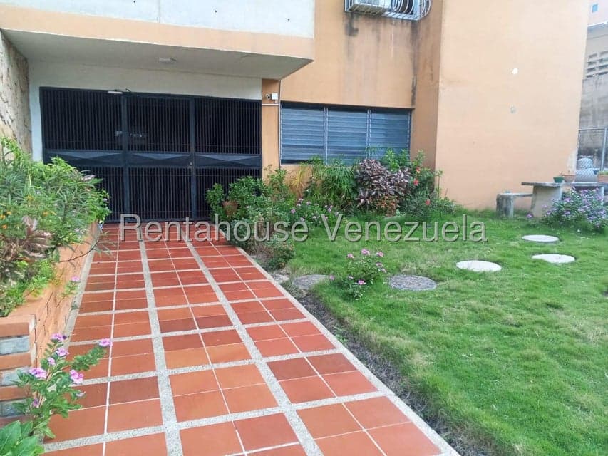 Single-Level Apartment for Sale in East Barquisimeto, Lara