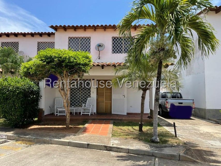 Townhouse (Duplex) for Sale in Porlamar, Nueva Esparta