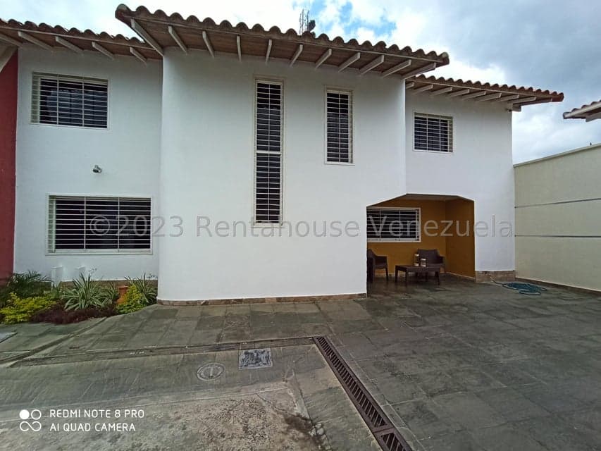 Luxurious Multi-Level Townhouse for Sale in Santa Rosalia, Aragua