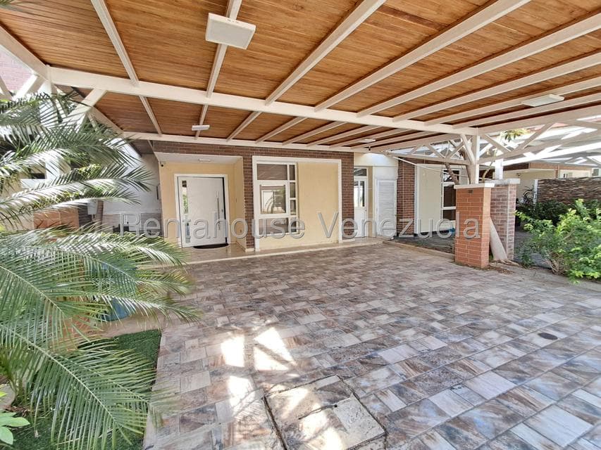 Single-Story Townhouse for Sale in El Cardon, Falcon