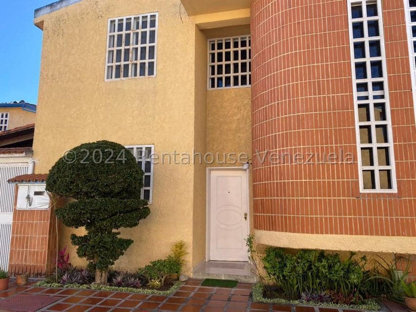 Townhouse (Duplex) en Venta en Santa Maria, Miranda