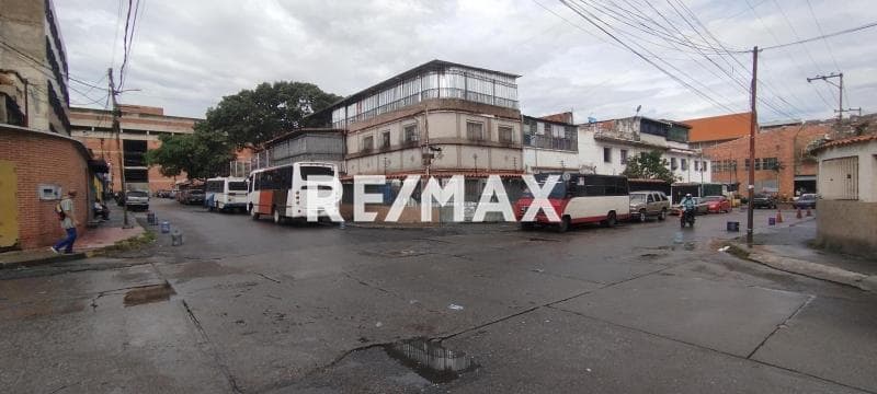 CASA EN VENTA - URB EL CEMENTERIO