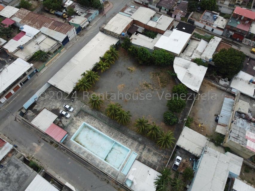 Commercial Lot for Sale in Central Palo Negro, Aragua