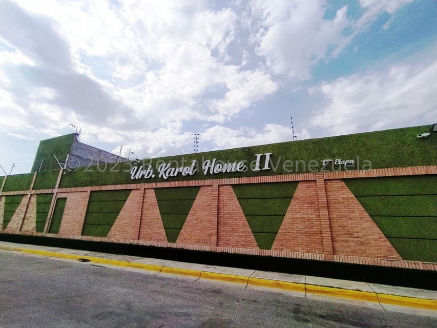Townhouse (Duplex) en Venta en Karol Home II, Aragua