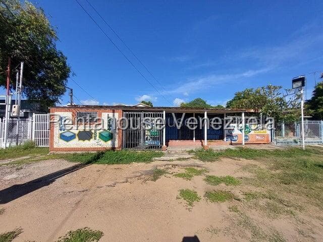 Multi-Unit Property with Commercial Space in Cabimas, Zulia