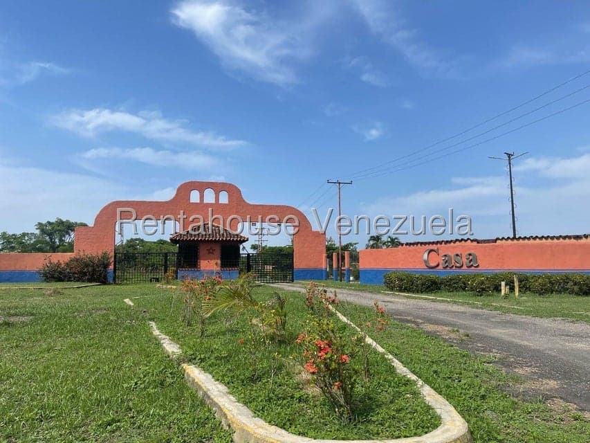 Townhouse for Sale in Higuerote, Miranda