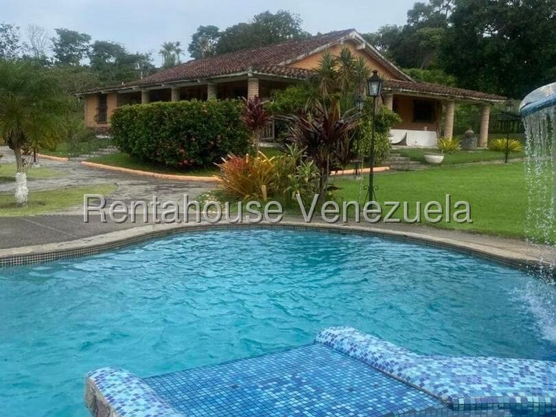 Casa (Colonial) en Venta en Barrera, Carabobo