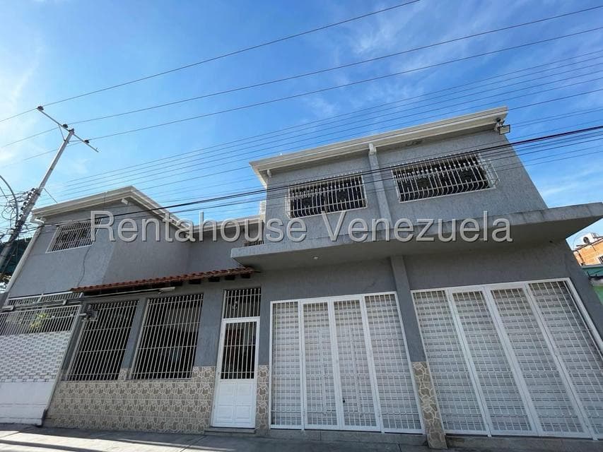 Duplex Home for Sale in Central Palo Negro, Aragua