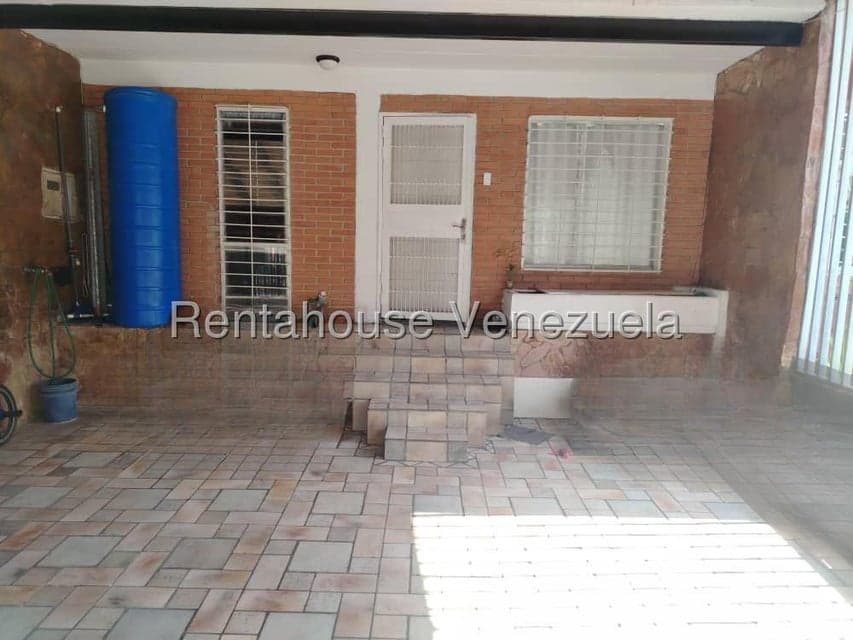 Townhouse (Duplex) for Sale in Club Hipico Las Trinitarias, Lara