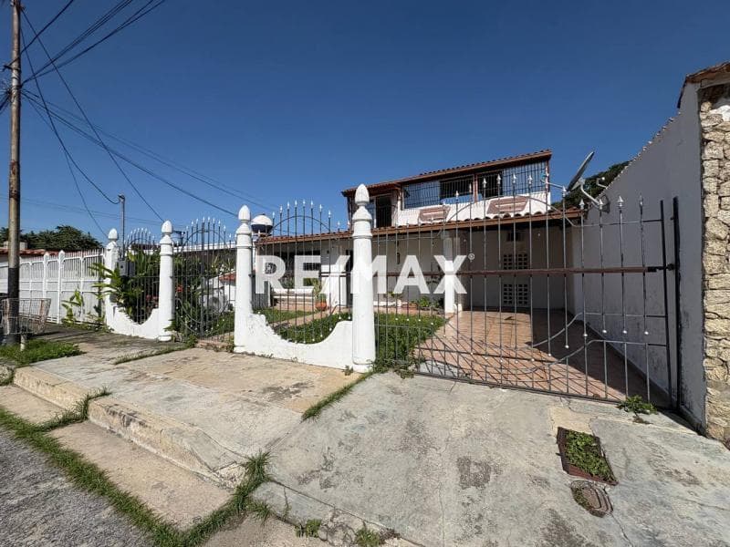 House for Sale in Caypreoce II, San Joaquín, Turmero