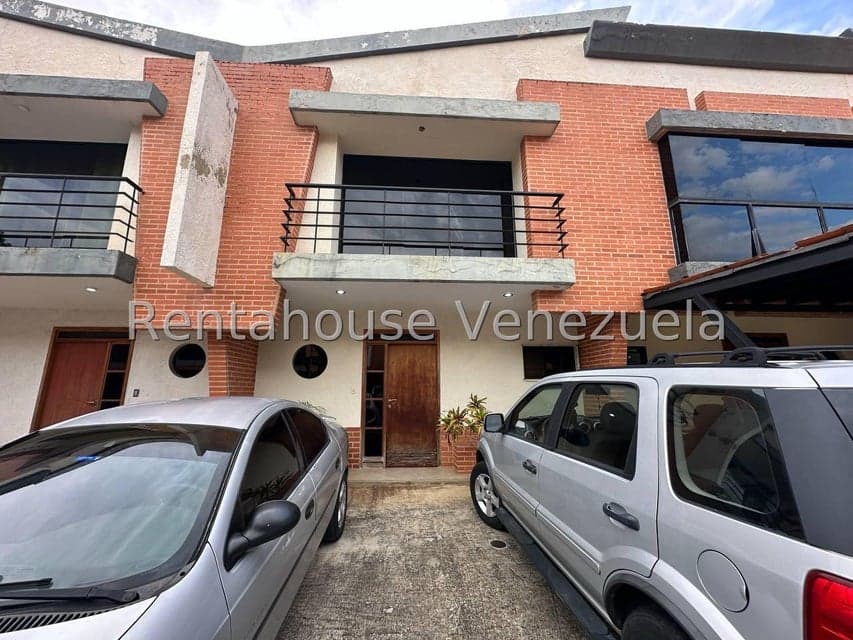 Townhouse (Duplex) en Venta en Manantial, Carabobo