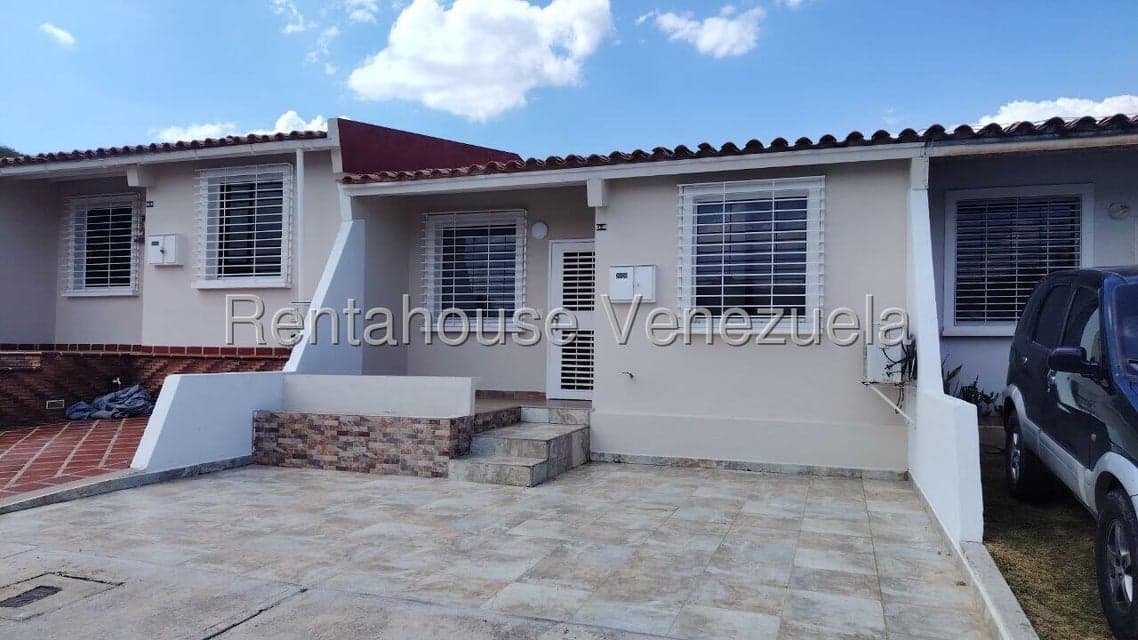 Single-Story Home for Sale in Roca Nostra, Lara