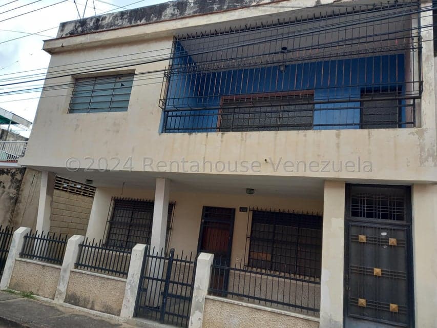 Duplex Home for Sale on Sucre Street, Aragua