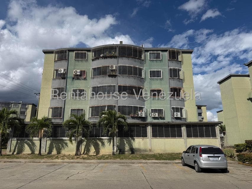 Ground-Floor Apartment for Sale in La Sabana, Miranda