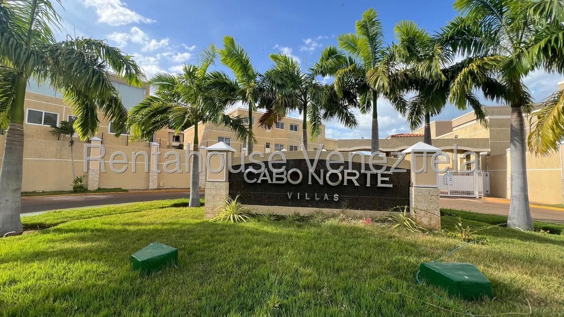 Luxurious Multi-Level Townhouse for Sale in Lago Mar Beach, Zulia