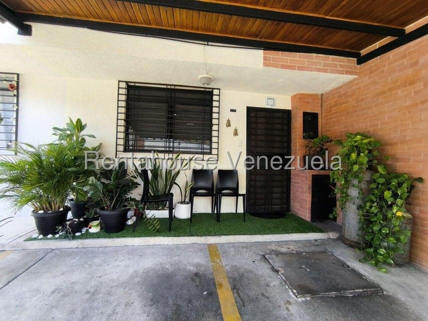 Townhouse (Duplex) for Sale in Barbula, Carabobo