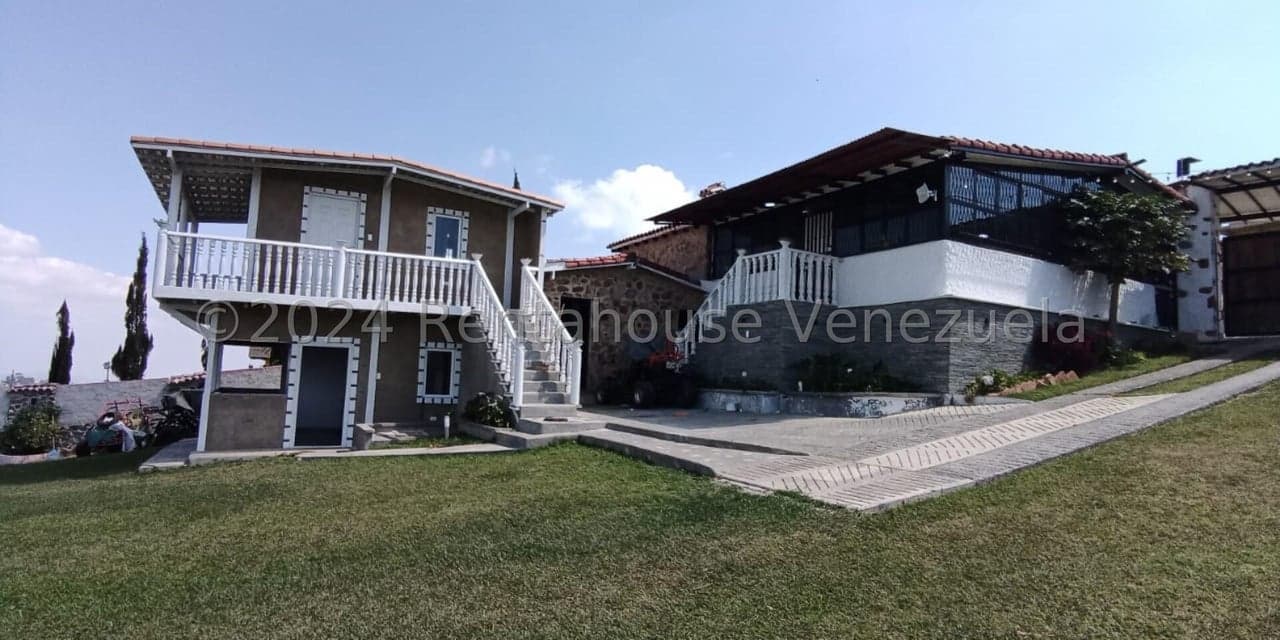 Single-Story Farmhouse for Sale in Jimenez, Lara