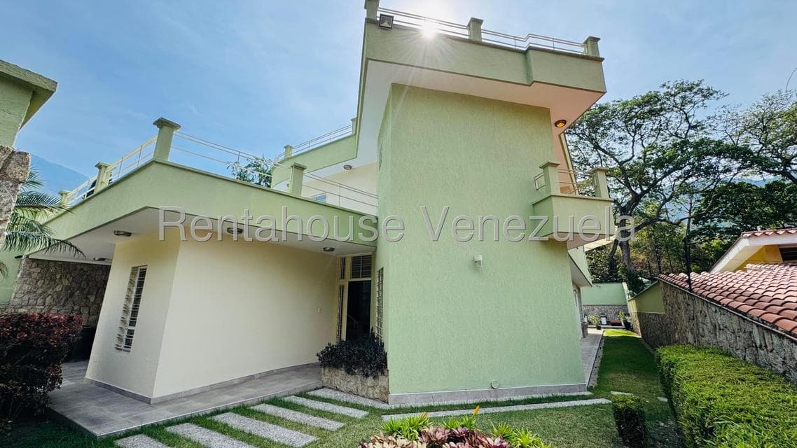 Multi-Level Luxury Home for Sale in El Castaño (Private Gated Community), Aragua