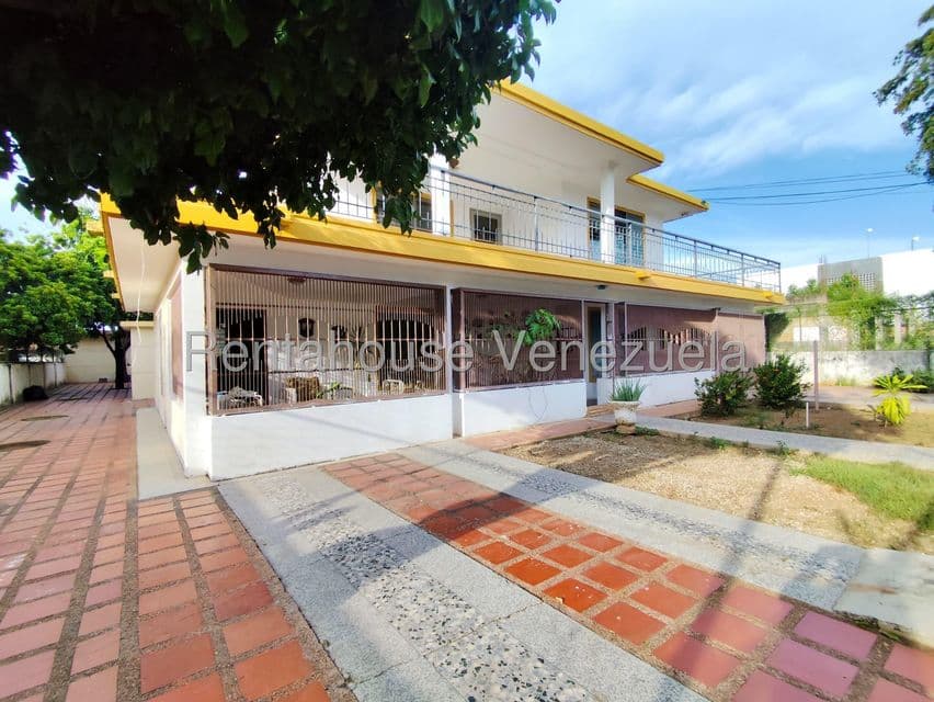 One-Story House for Sale in Las Lomas, Zulia