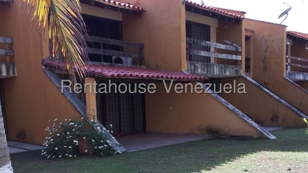 Townhouse (Duplex) en Venta en Los Canales de Rio Chico, Miranda