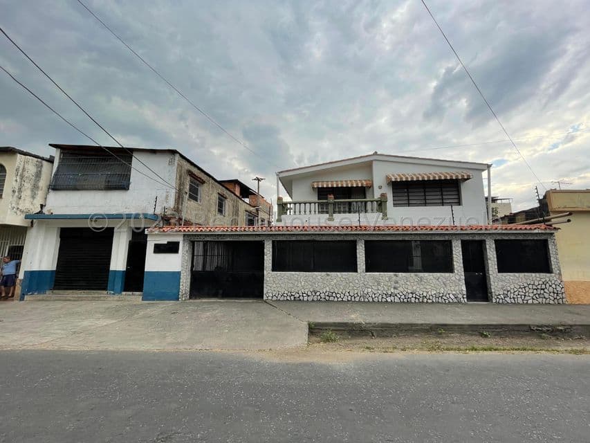 Duplex Home for Sale in Central Cagua, Aragua