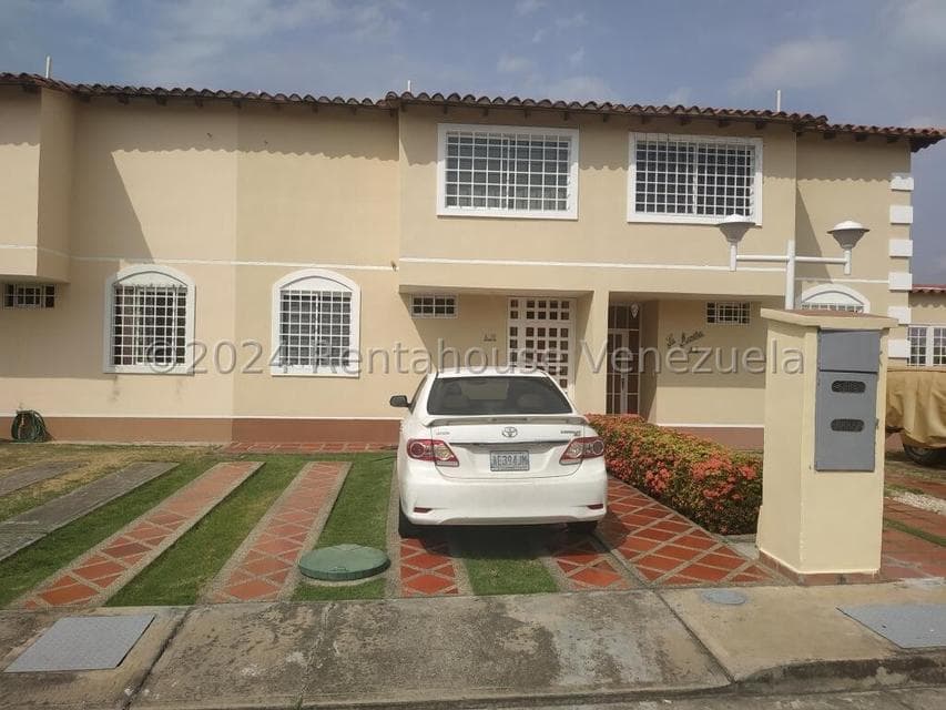 Townhouse for Sale in Villas de Buenaventura, Miranda