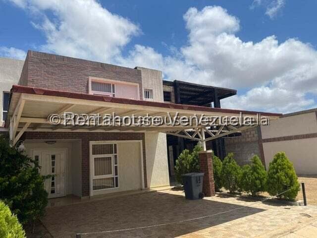 Single-Story Townhouse for Sale in Punto Fijo, Falcon