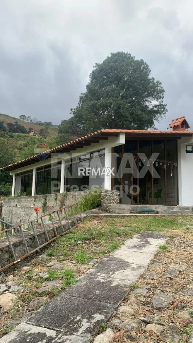 Casa con Finca en Venta