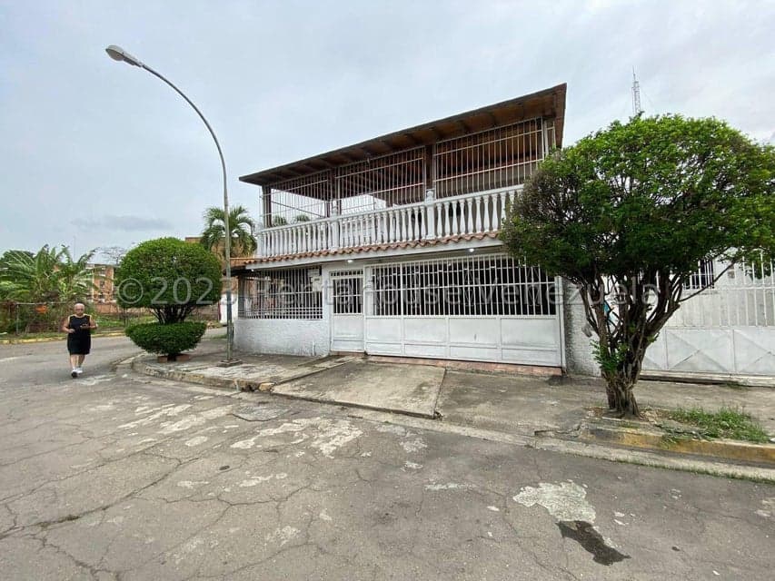 Duplex Home for Sale in La Fuente, Aragua