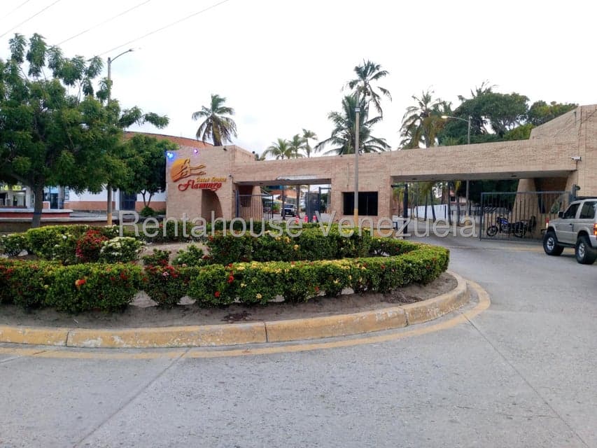 One-Level Townhouse for Sale in Flamingo, Falcón