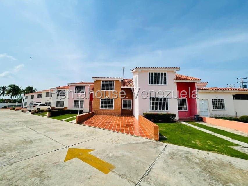 Single-Story Townhouse for Sale in Flamingo, Falcon