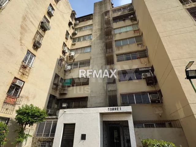 APARTAMENTO EN VENTA EN EL CONJUNTO RESIDENCIAL PALAIMA, AVENIDA GUAJIRA