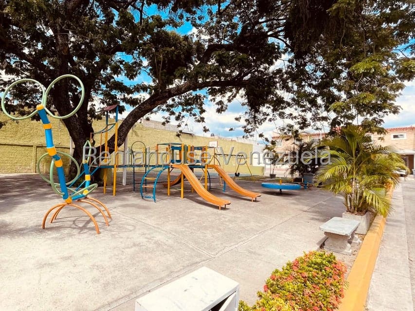 Exclusive Townhouse (Duplex) for Sale on Avenida Aragua, Aragua