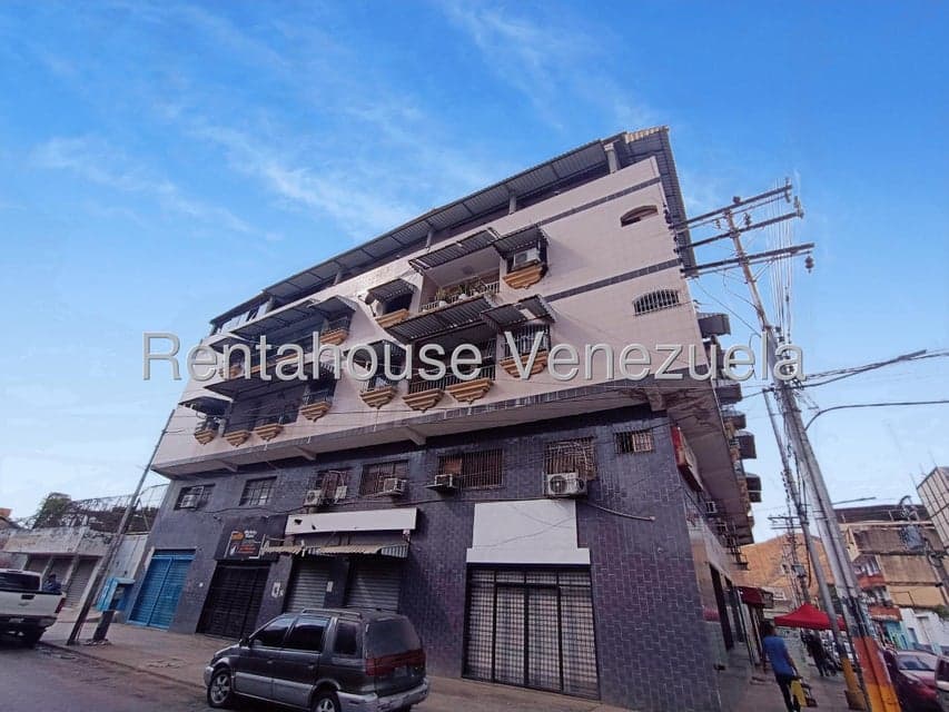 One-Level Apartment for Sale in Downtown, Aragua