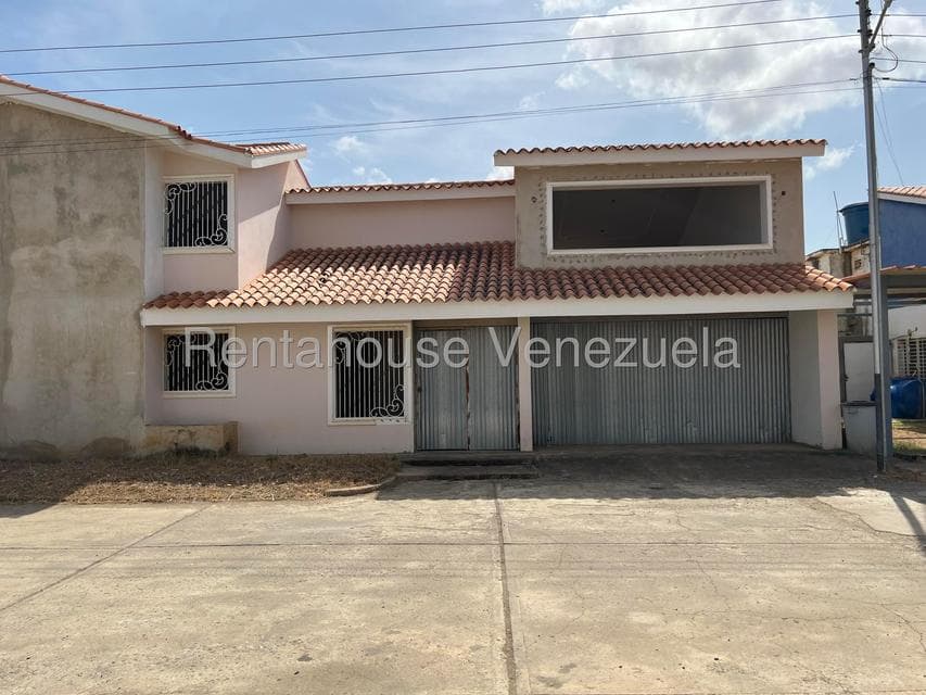 Single-Story House for Sale in Los Perozos, Falcon
