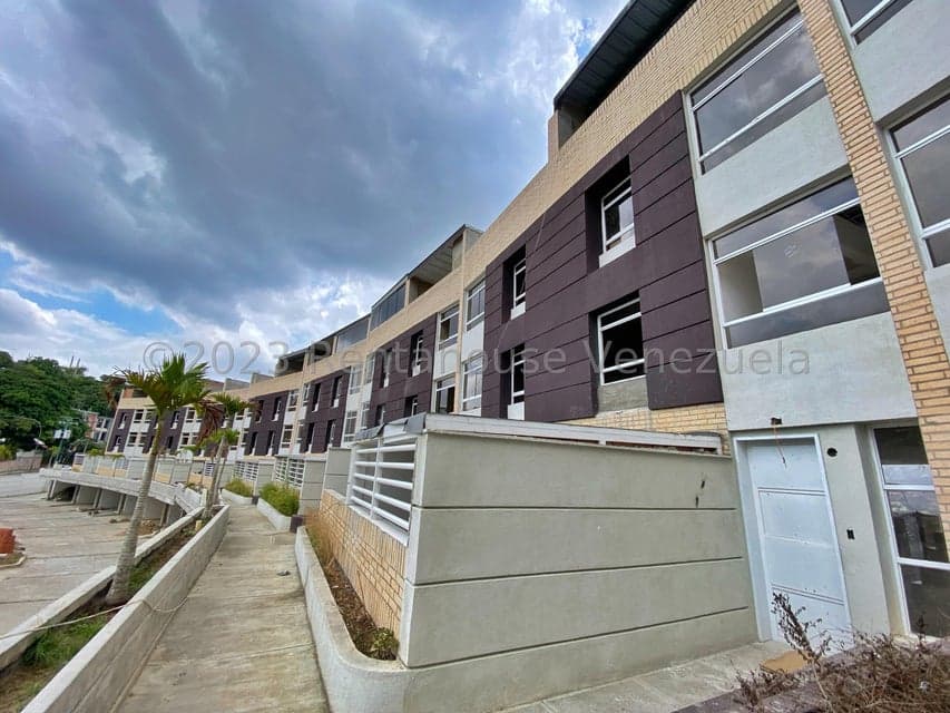 Townhouse (Multiples Niveles) en Venta en Colinas de La Tahona, Distrito Metropolitano