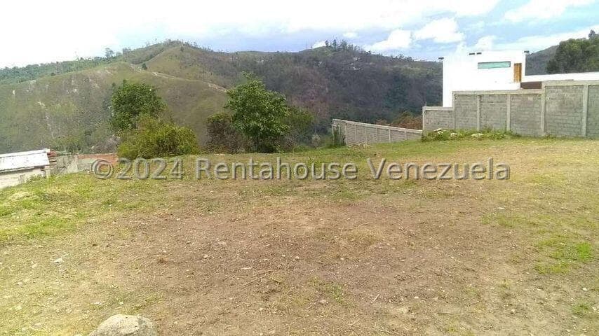Residential Lot for Sale in Mirador Panamericano, Miranda
