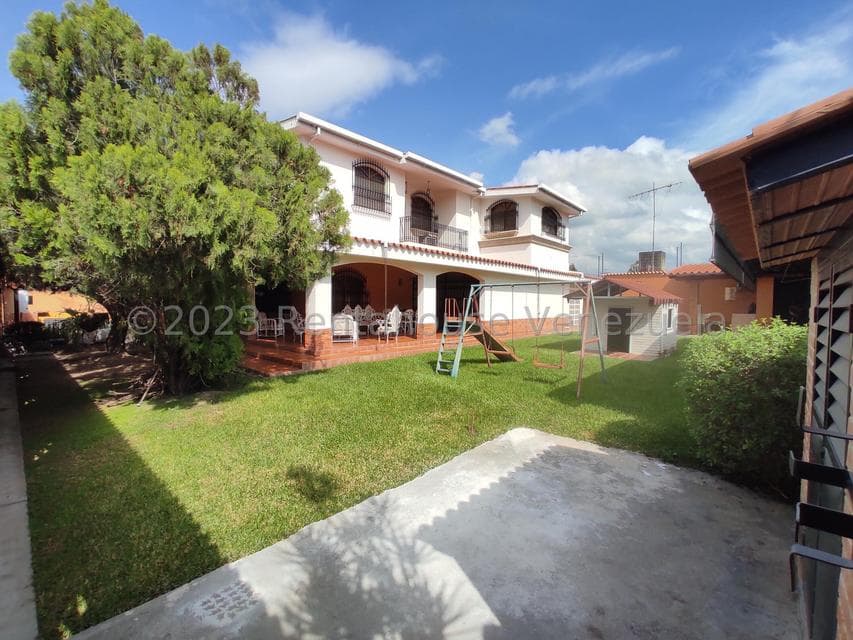 Two-Story House for Sale in San Pablo, Aragua
