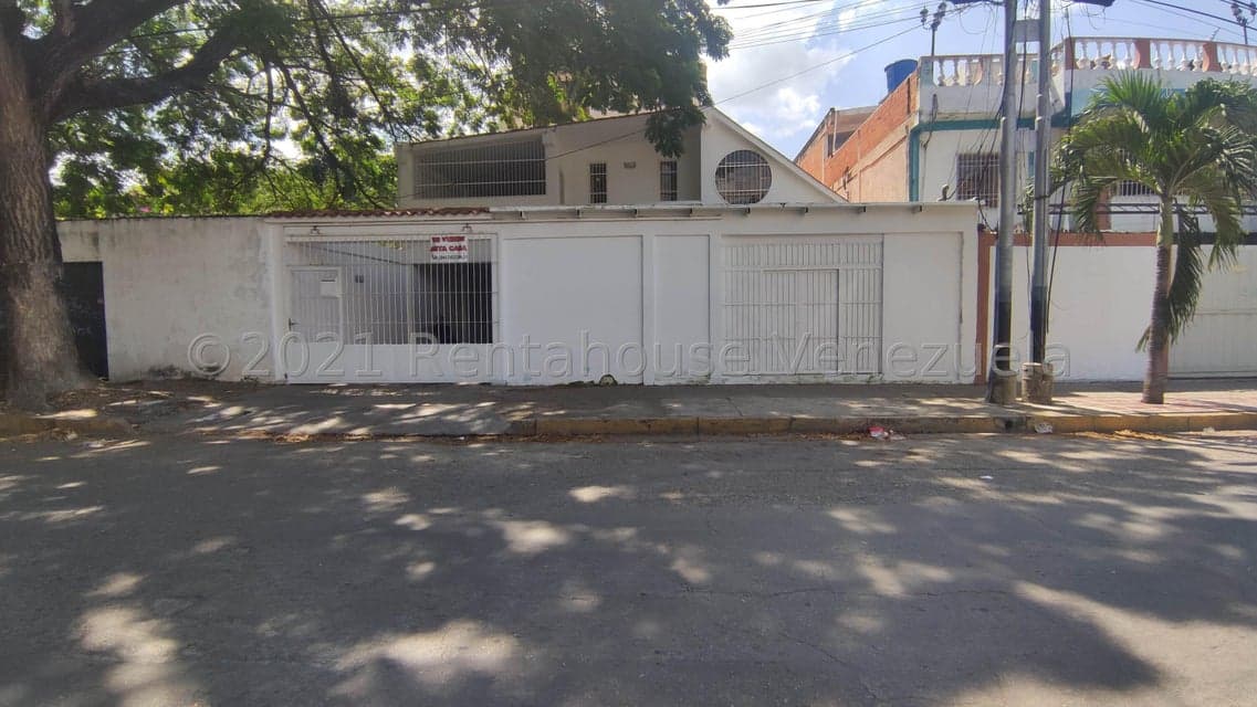 Multi-Level House for Sale in Los Nisperos, Aragua