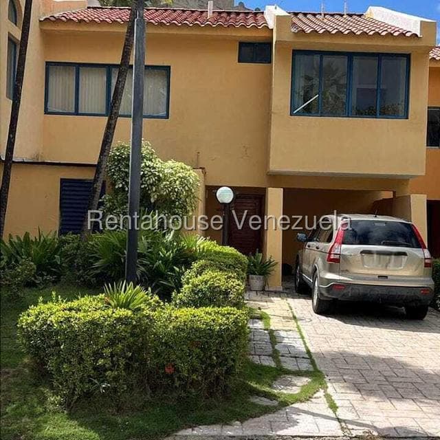 Townhouse (Duplex) for Sale in Tucacas, Falcon