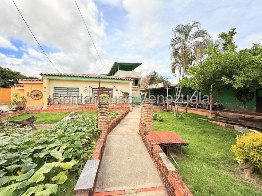 Multi-Level House for Sale in Juan Bautista Rodriguez Parish, Lara