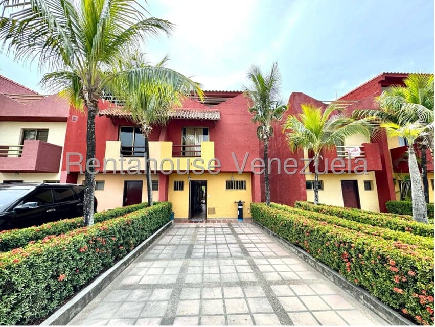Multi-Level Townhouse for Sale in Puerto Encantado, Miranda