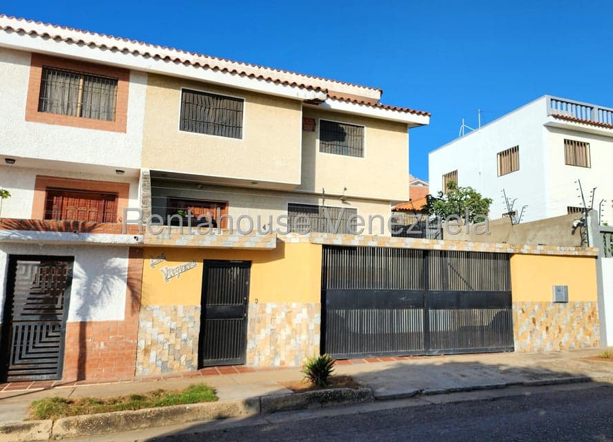 Townhouse (Duplex) for Sale in Pampatar, Nueva Esparta