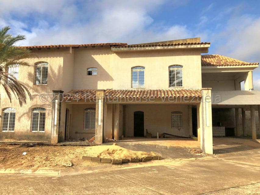 Multi-Level House for Sale in Avenida Jesus Subero Sector, Anzoategui