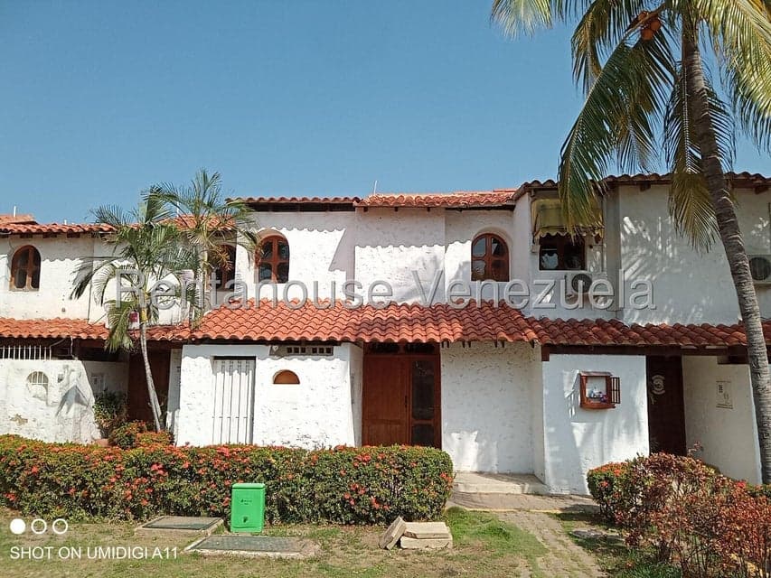 Townhouse (Duplex) for Sale in El Morro Tourist Complex, Anzoategui