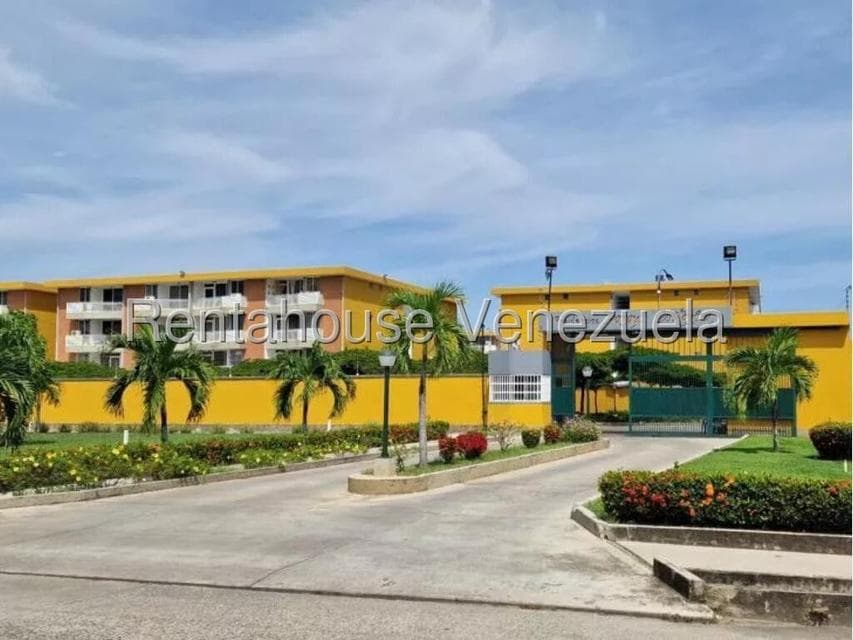 One-Level Apartment for Sale in La Costanera, Miranda