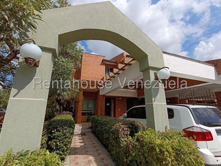 Townhouse (Duplex) for Sale in Mañongo, Carabobo